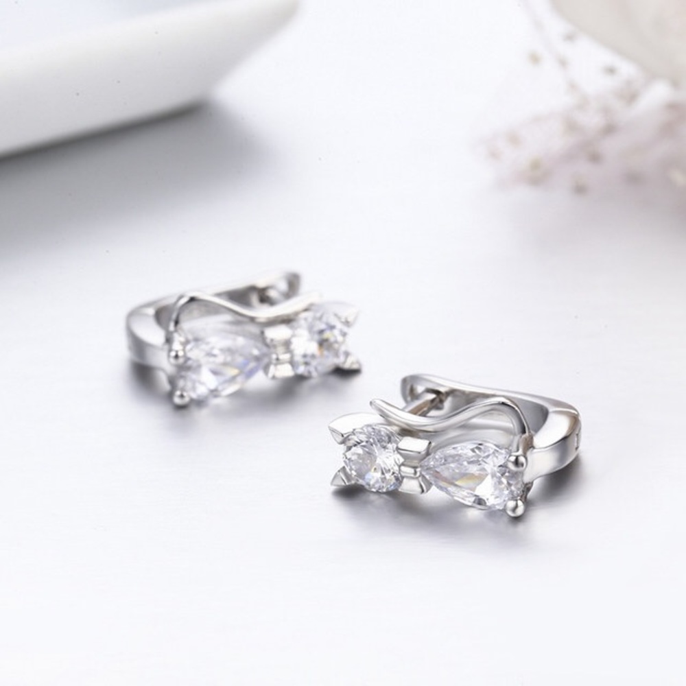 ✨🥂HP🥂✨ !1 LEFT!✨ Sterling Silver Cat Earrings - Picture 2 of 4